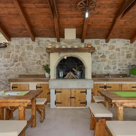 Holiday home Mit Privatpool Fuer 8 Personen Ca 123 Qm In Dracevac, Istrien Istrische Riviera *