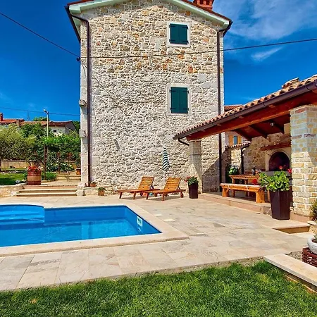 Mit Privatpool Fuer 8 Personen Ca 123 Qm In Dracevac, Istrien Istrische Riviera Holiday home *